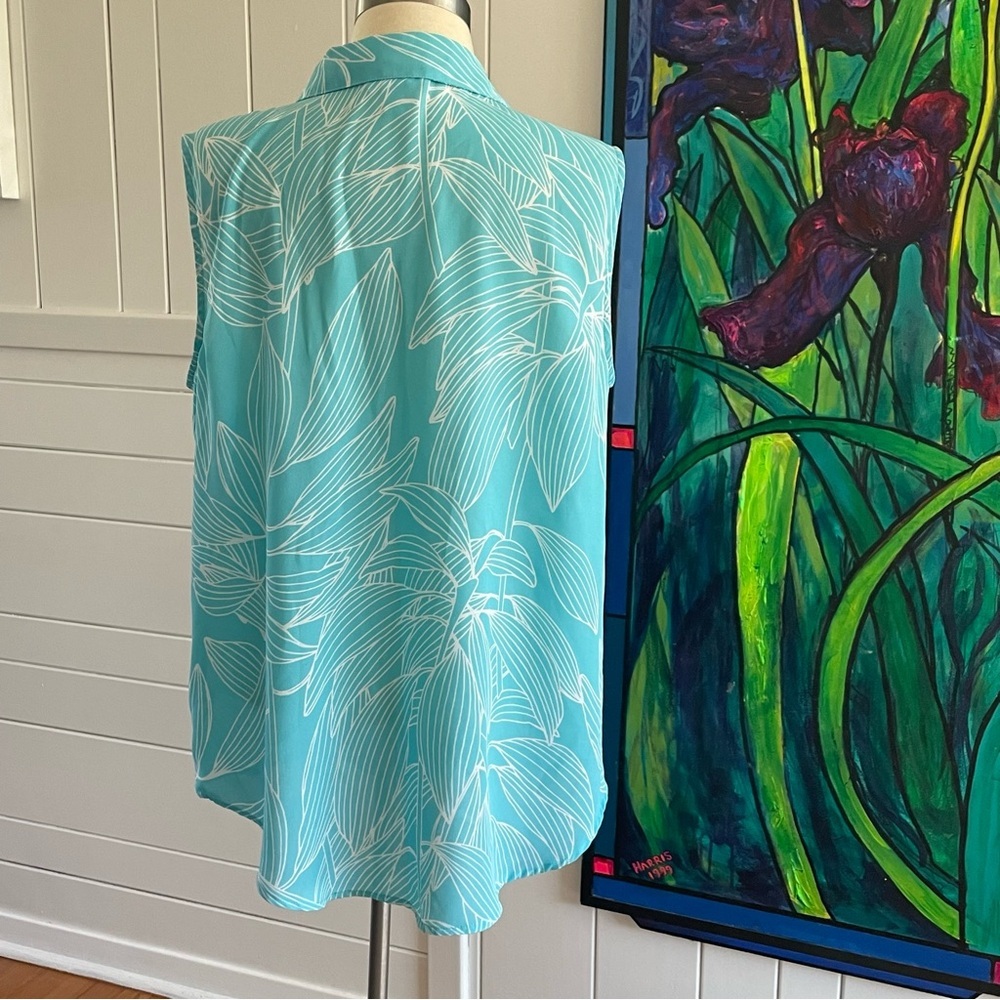 $15 SALE Aqua Leaf Print Button-Down Shirt Liz Claiborne Sleeveless Top Beach - Picture 2 of 7